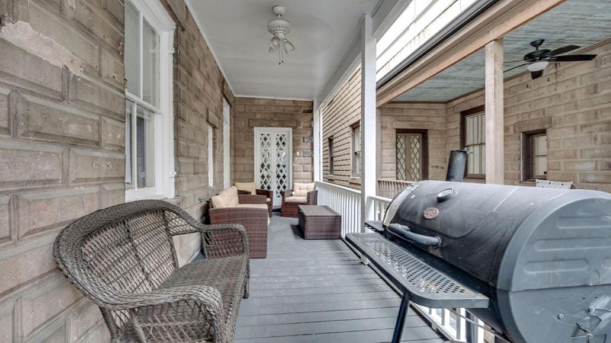 Comfortable Escape In Historic Downtown Savannah Exterior foto